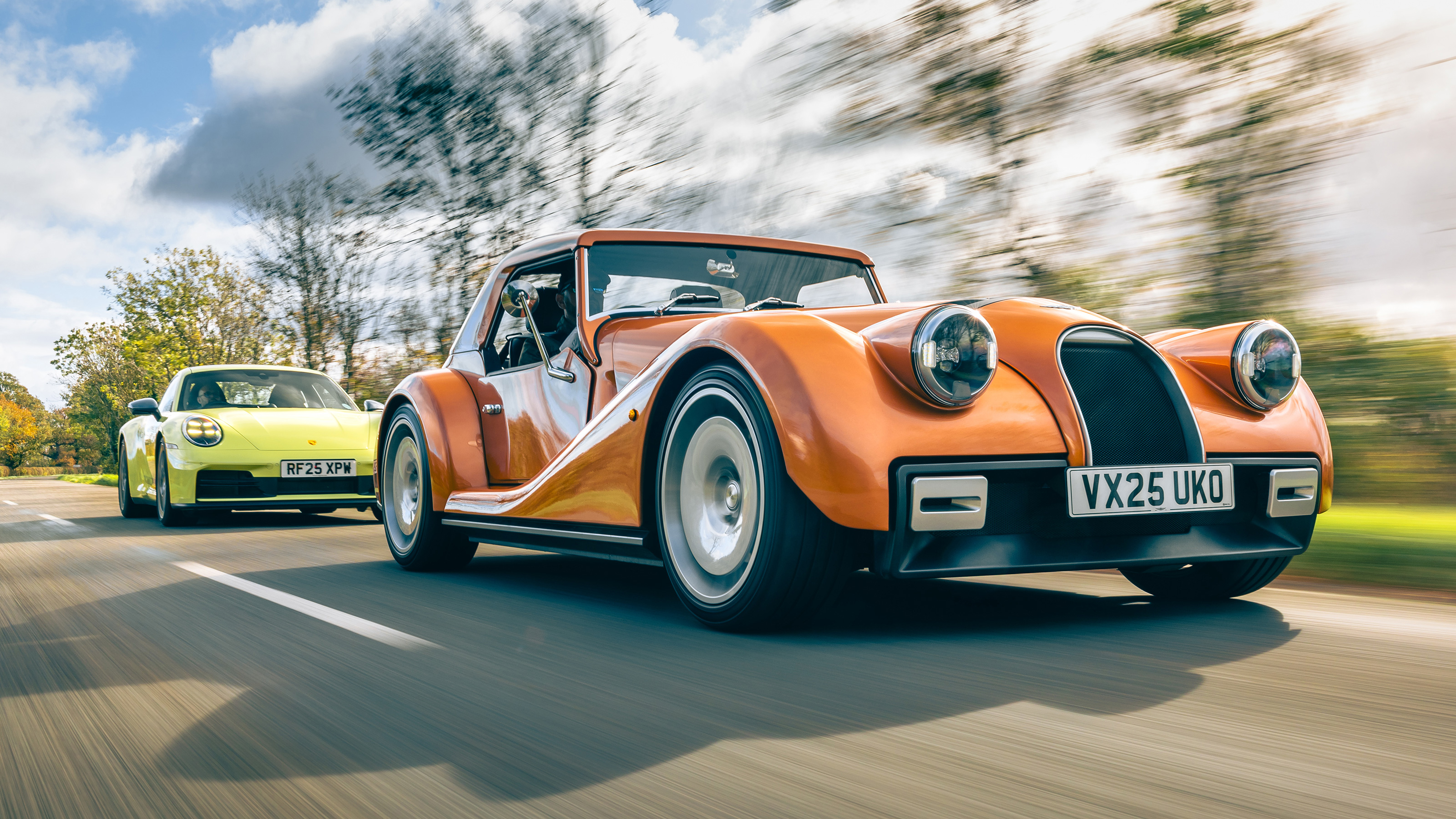 Morgan Supersport vs Porsche 911 Carrera T