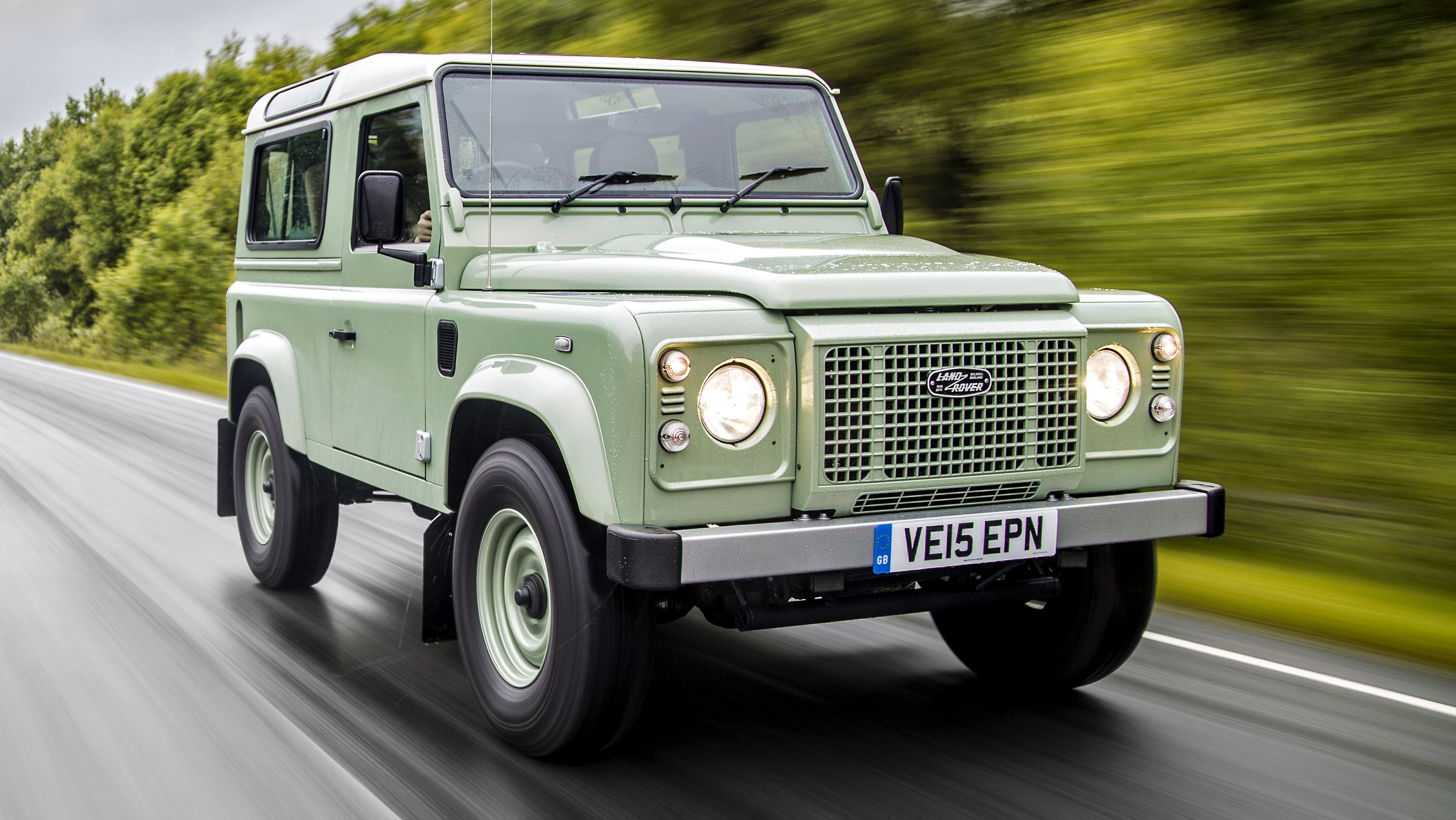 What's Land end-of-the-line Defender Heritage to drive? Reviews 2023 | Top Gear