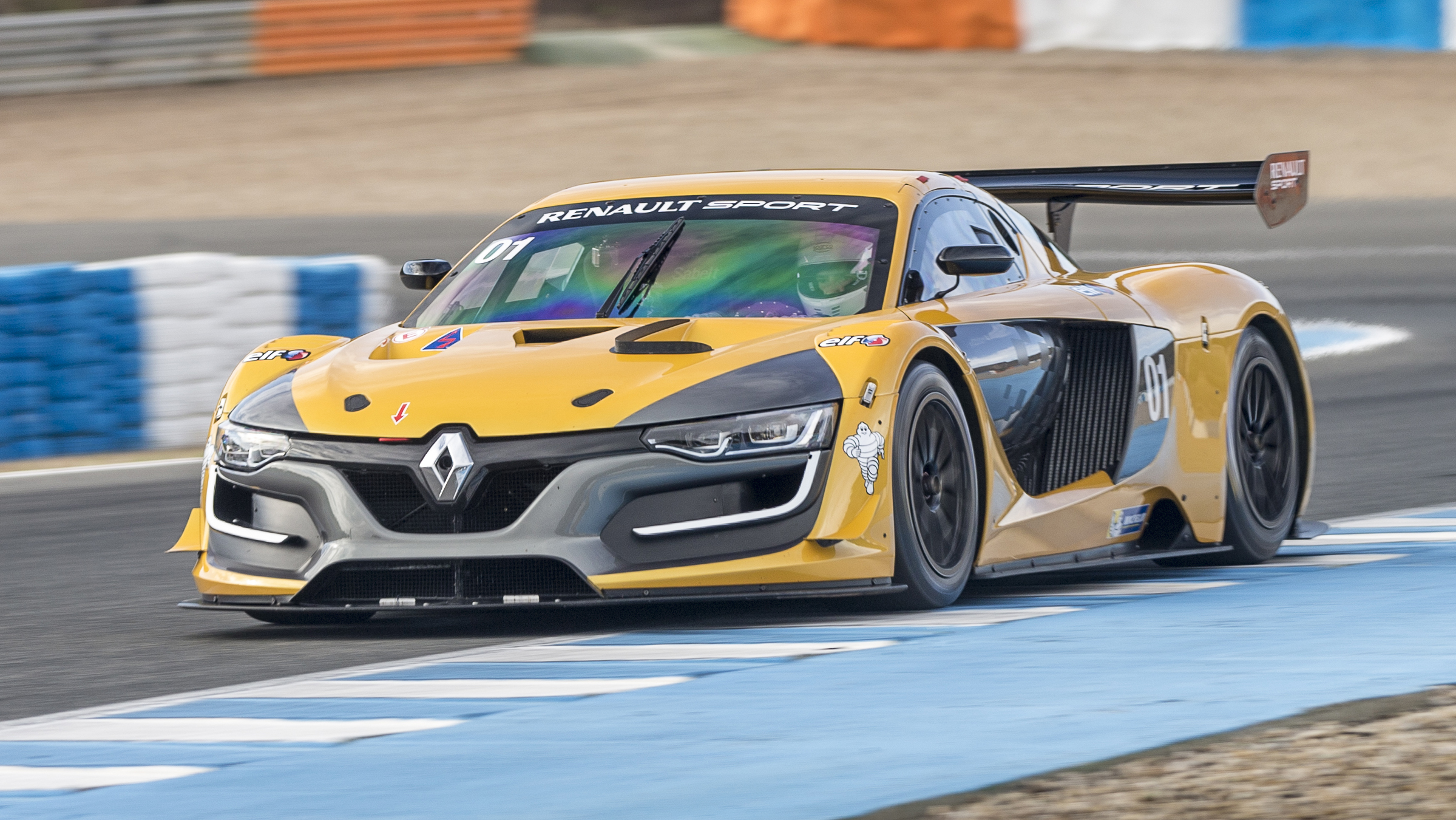 First drive: what's Renault's 550bhp R.S. 01 racer like to drive