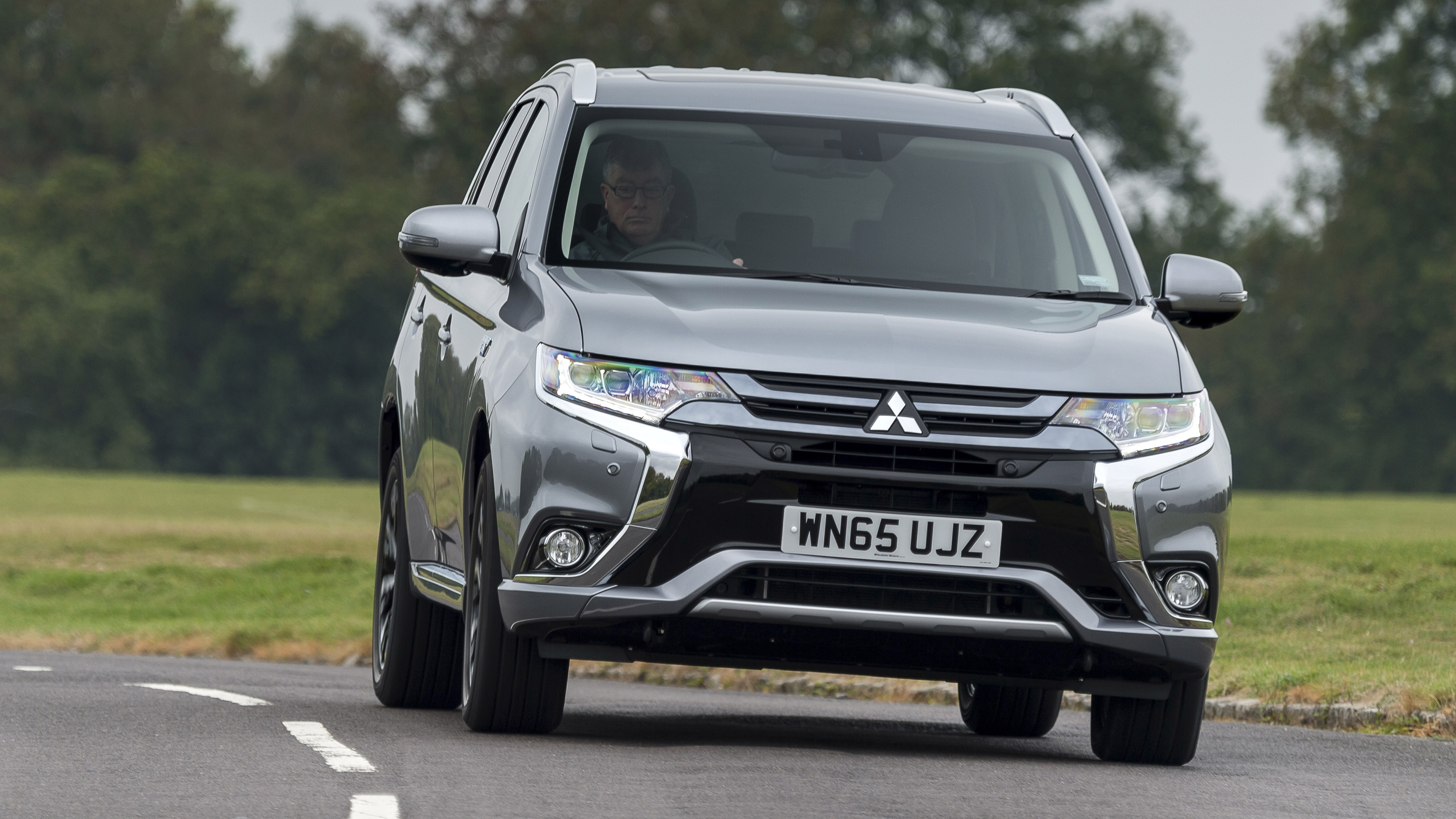 First drive: the 2016 Mitsubishi Outlander PHEV Reviews 2024