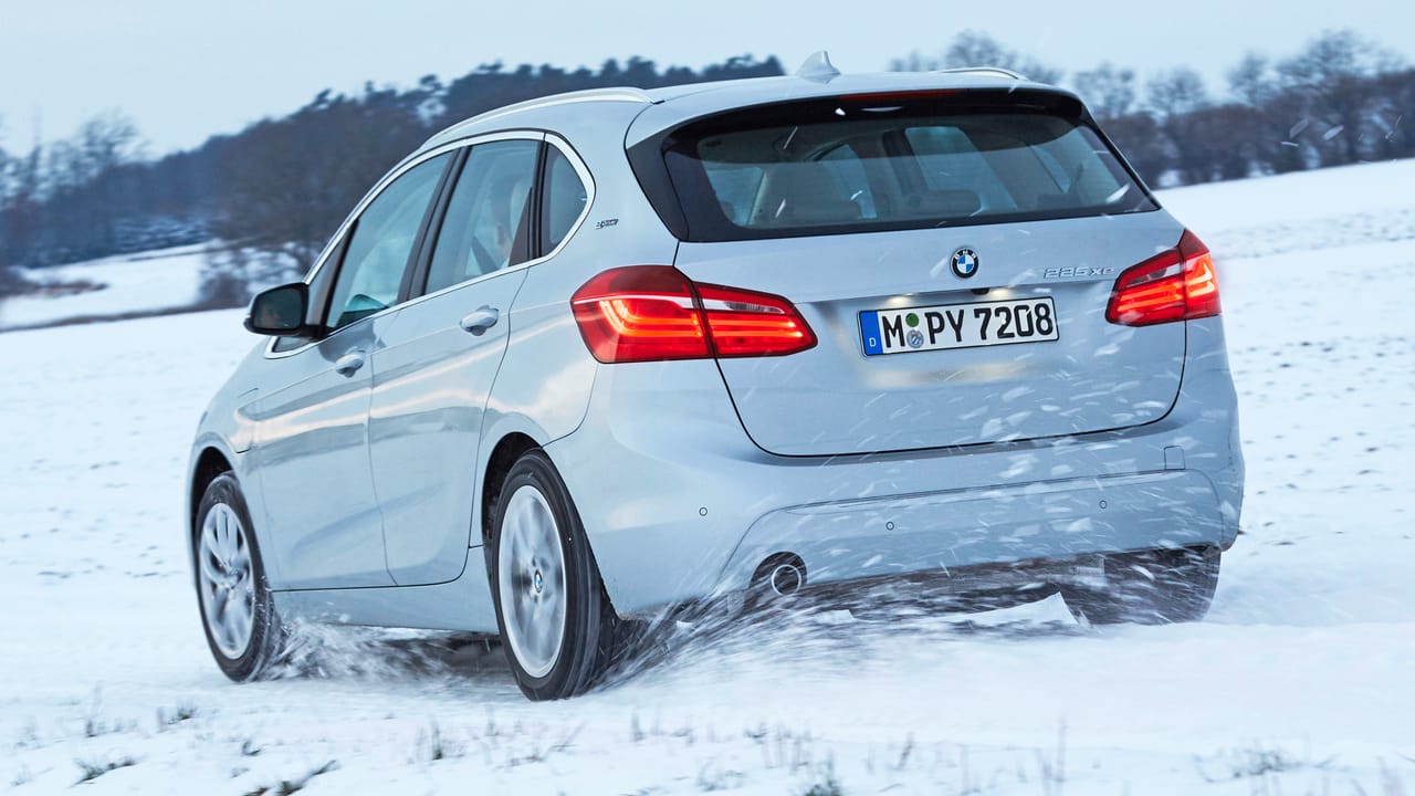 First drive the BMW 225xe, a 4WD hybrid people carrier Reviews 2025