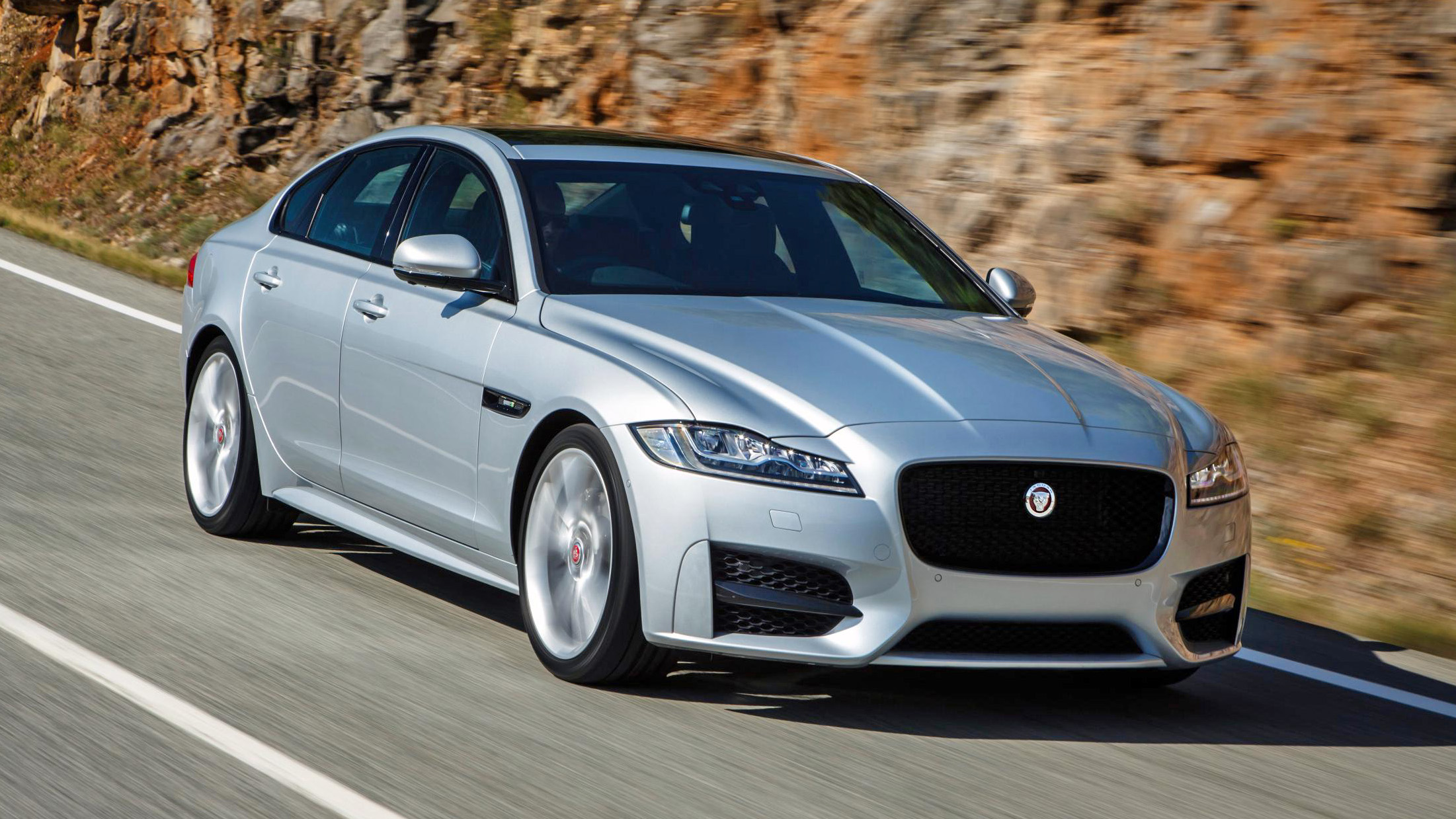 2017 Jaguar XF Review & Ratings