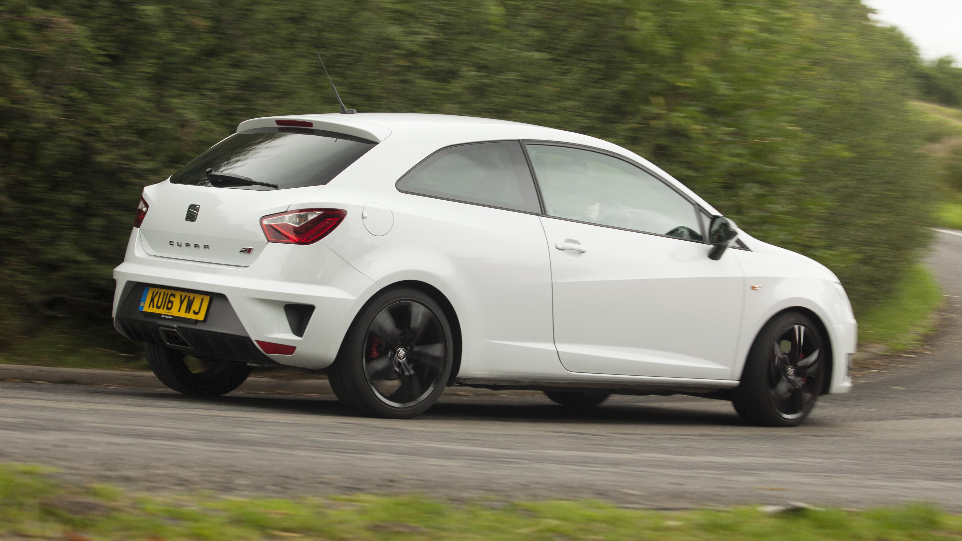 vergeetachtig Durf kever Review: the refreshed 189bhp Seat Ibiza Cupra Reviews 2023 | Top Gear