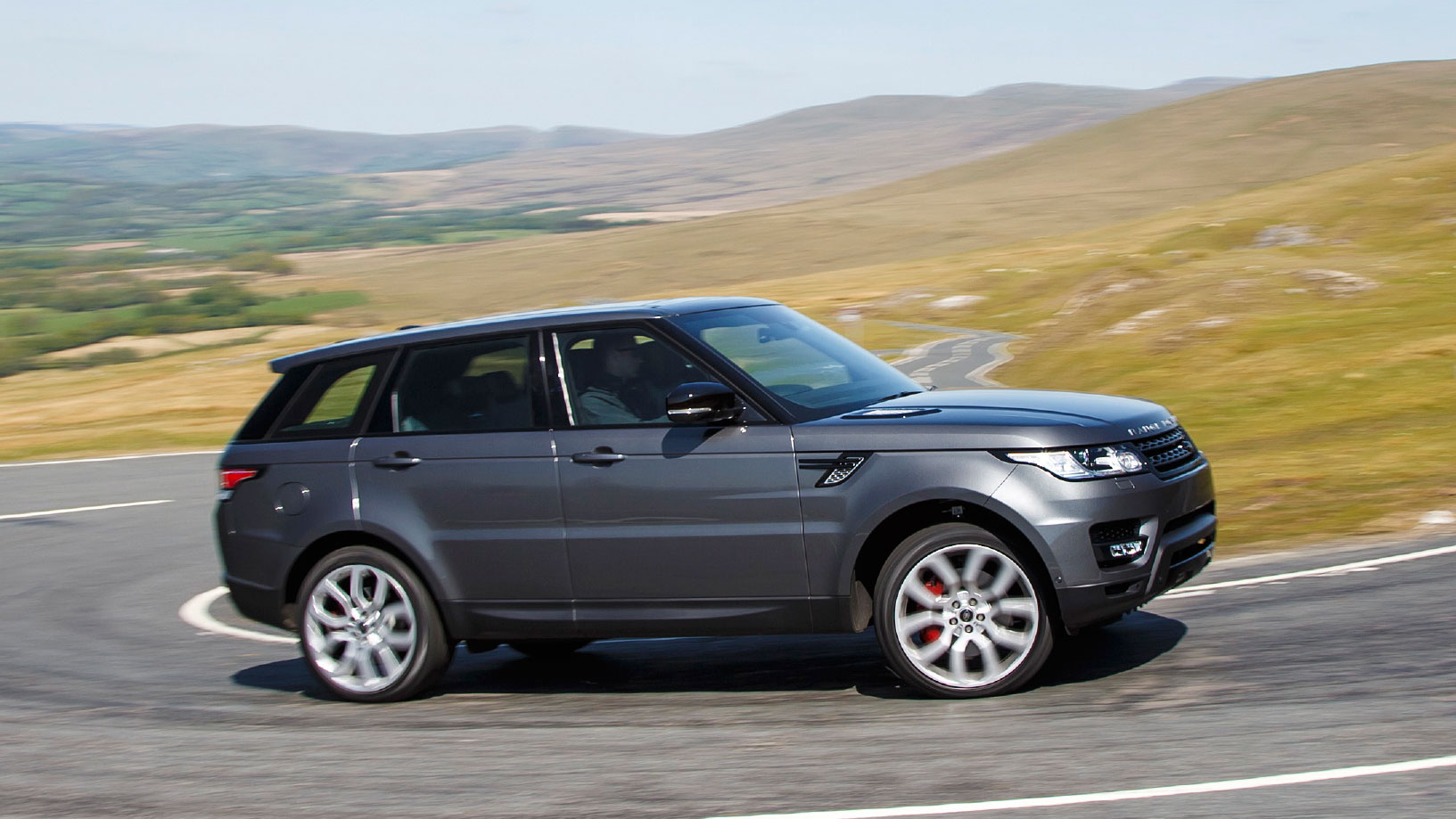 Rover Sport HSE Dynamic review: F-Type-engined Rangie Reviews 2023 | Top Gear