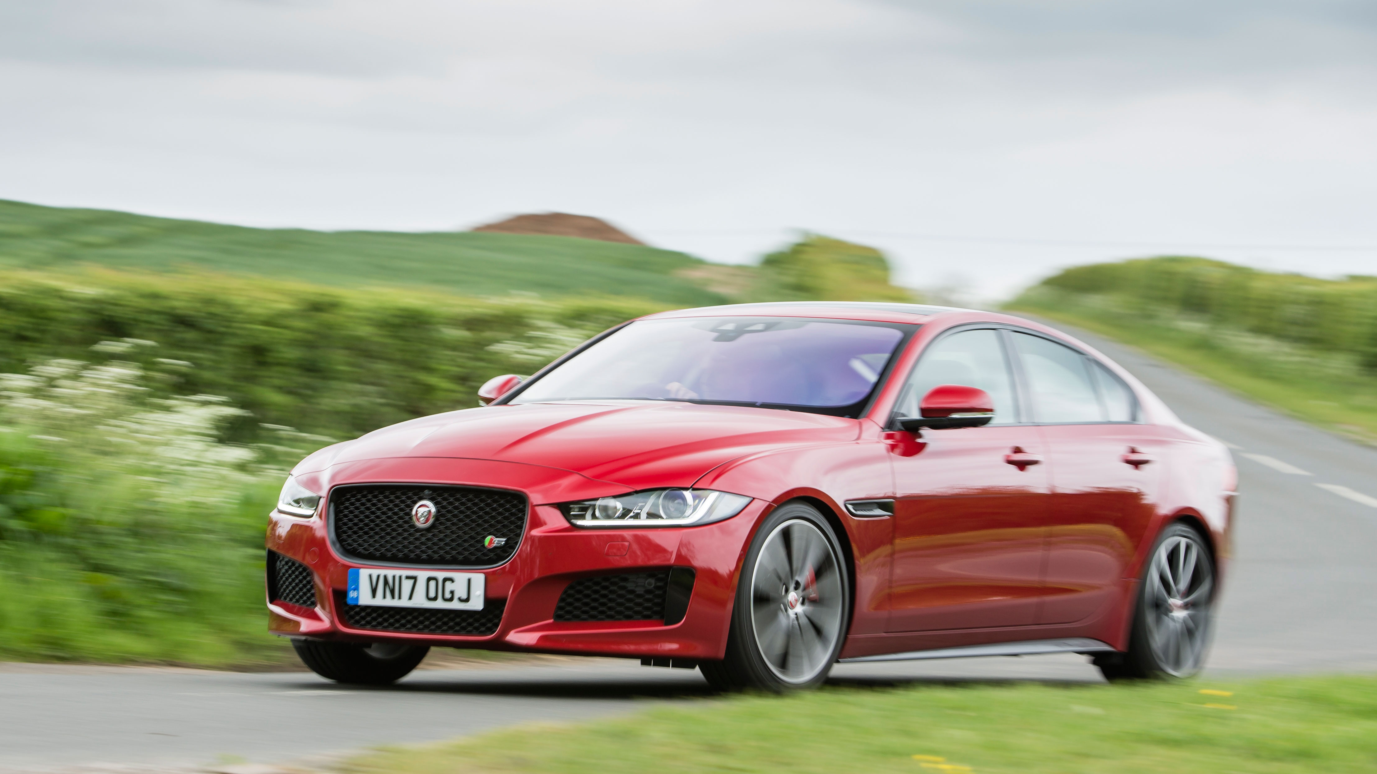 Jaguar XF 2017 Review 