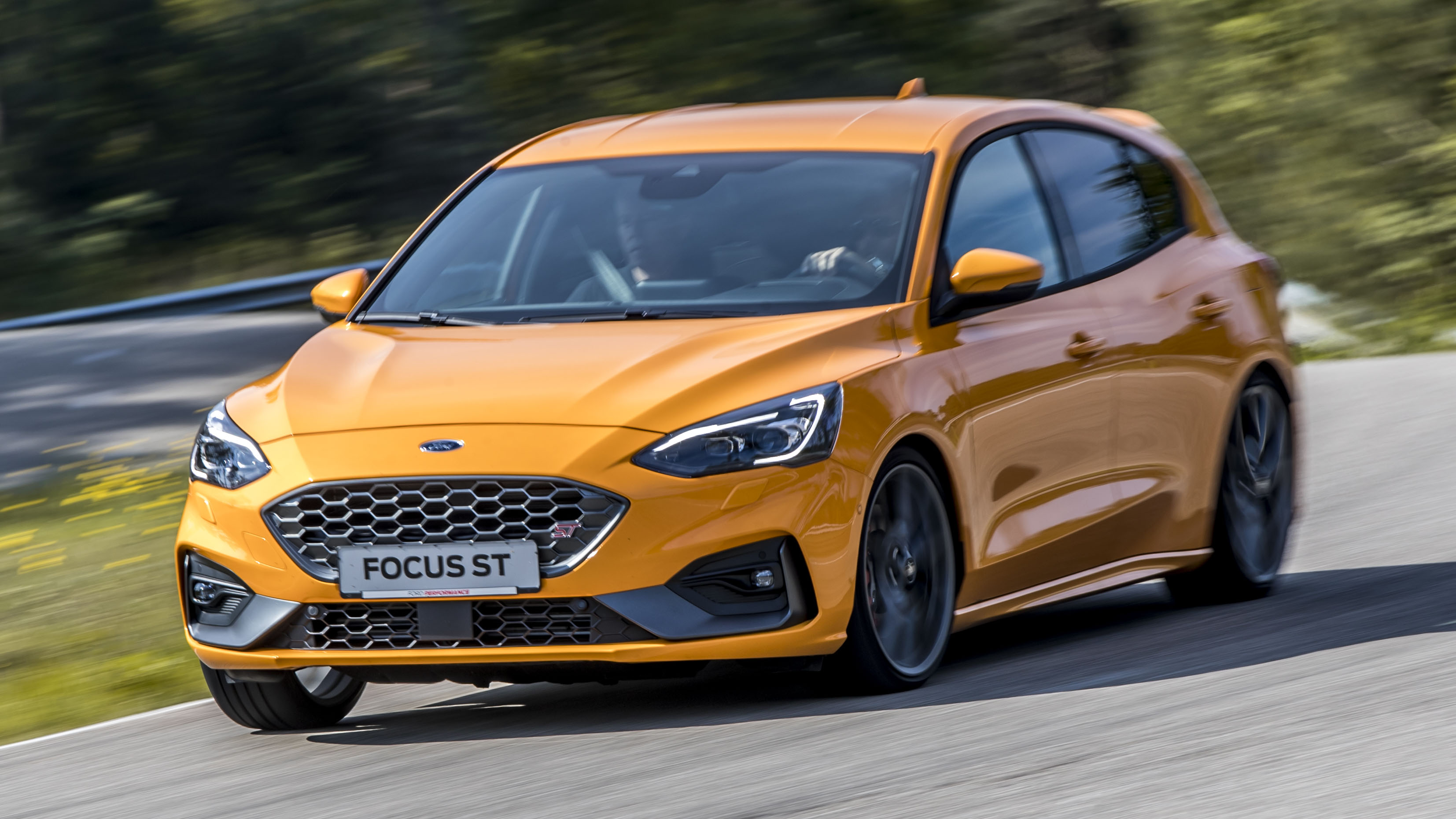 Ford Focus ST review: 276bhp hot hatch tested on track 2023 | Top Gear