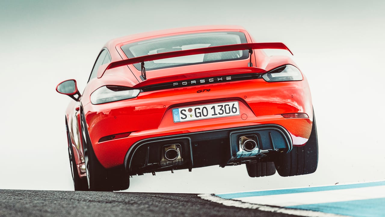 Cayman 981 Gt4 Vs 991 Carrera S 3 8 Porsche 718 Cayman GT4 review: is it still the benchmark? Reviews 2023 |  Top Gear