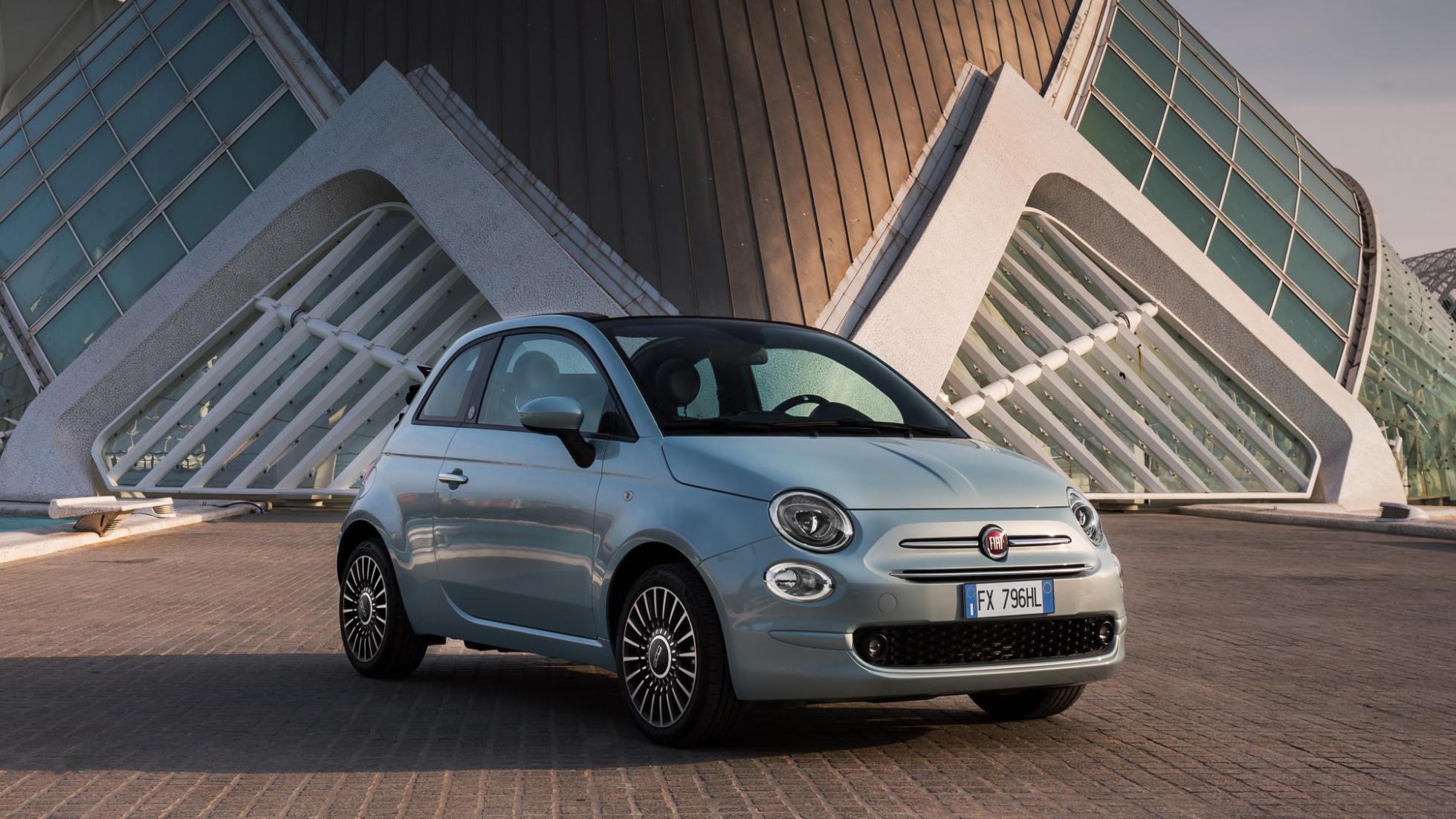 Opknappen verbinding verbroken herten Fiat 500 Hybrid review: the cutest, laziest eco car on sale? Reviews 2023 |  Top Gear