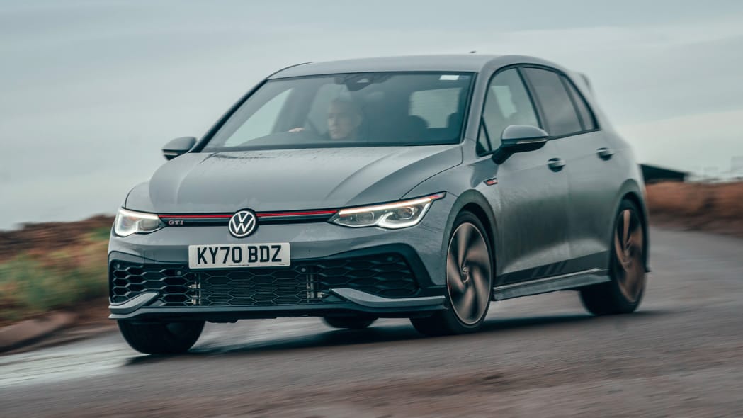 VW Golf GTI Clubsport Revealed With Nearly 300 HP, Still FWD