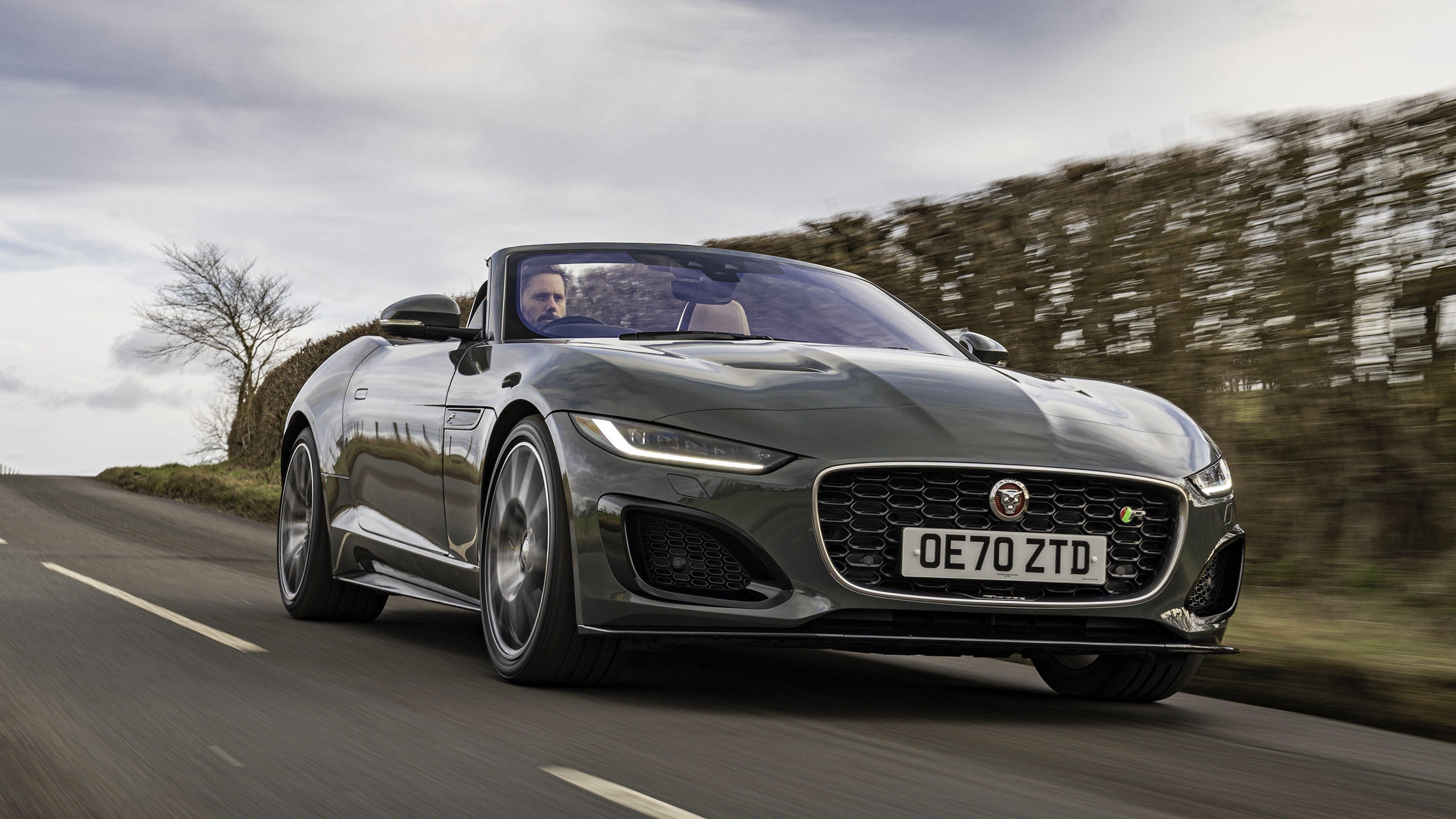 Test Drive of the 2022 Jaguar F-Type in British Racing Green