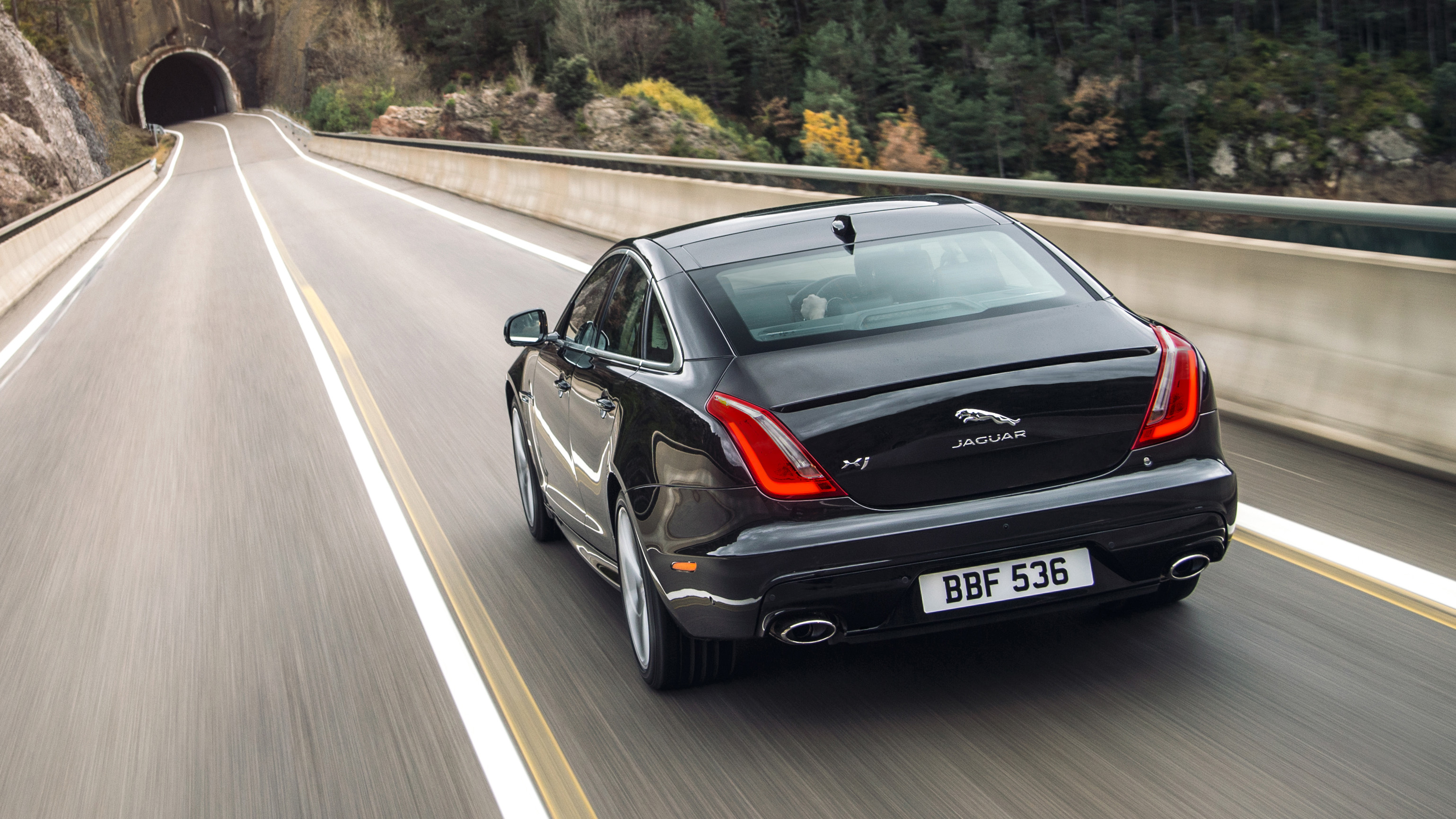 jag_xj_r_sport_image_190615_45_112159.jpg