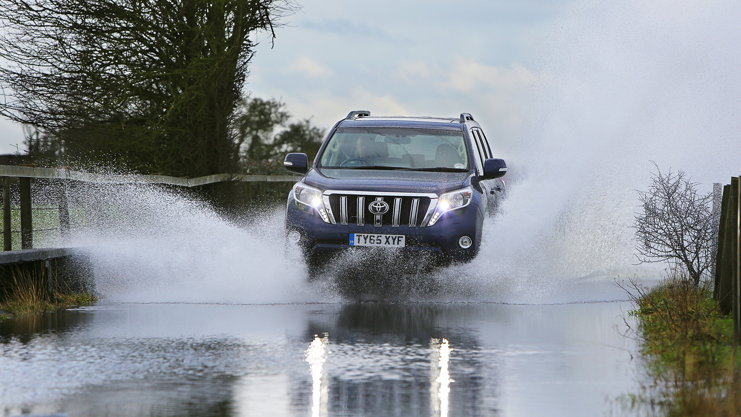 land-cruiser-65p-14.jpg