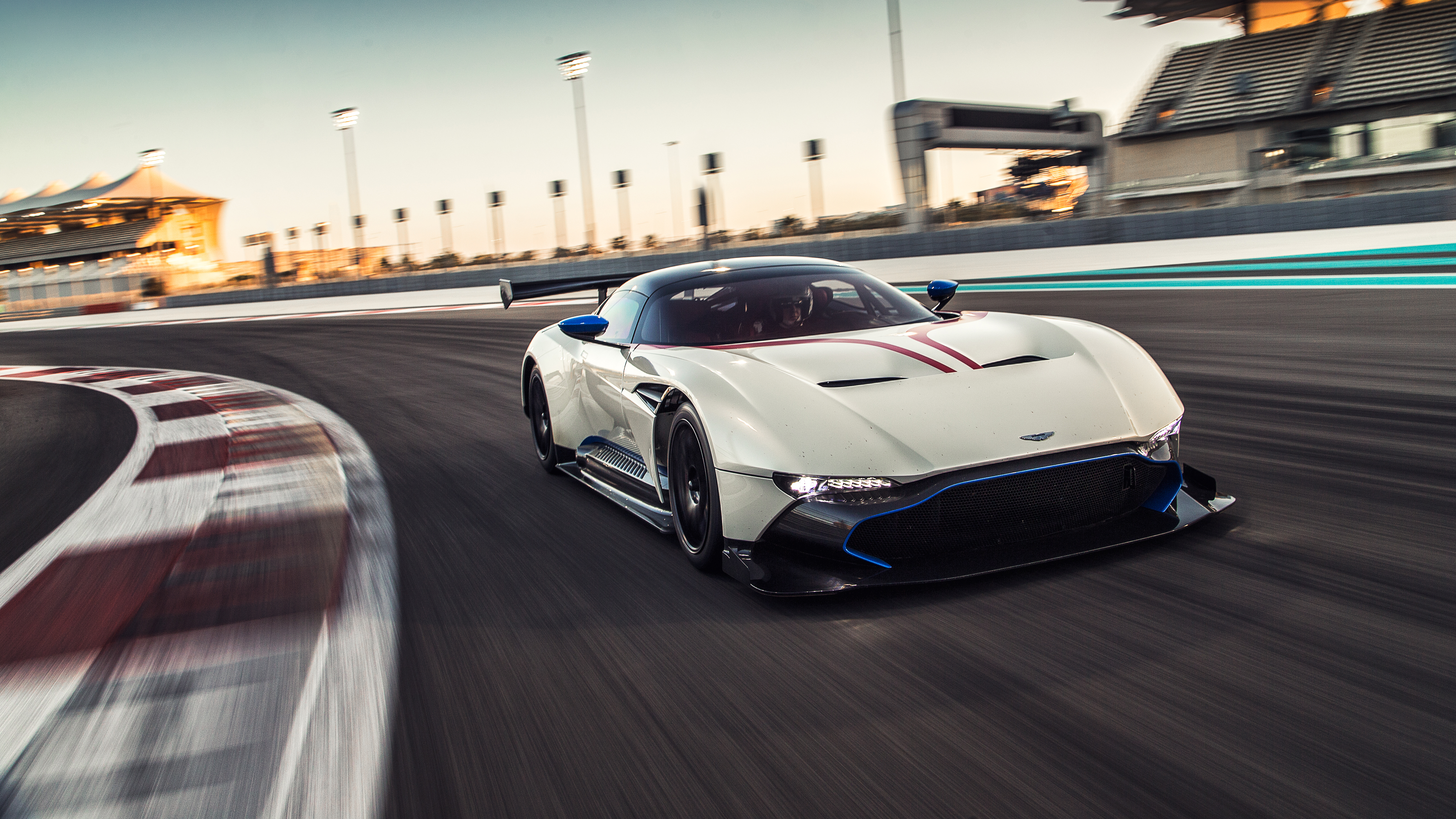 Top Gear prueba al límite el Aston Martin Vulcan