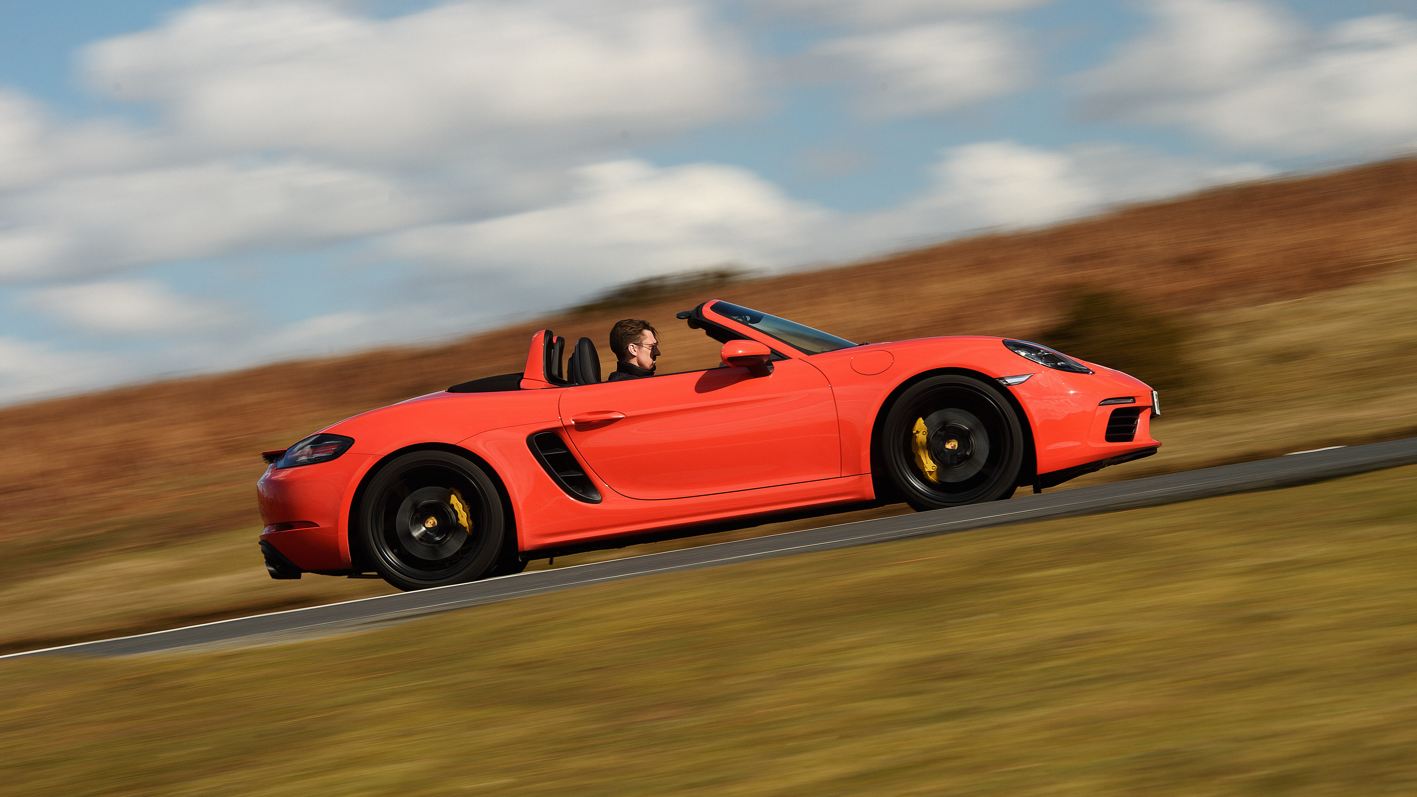 718_action_04.jpg