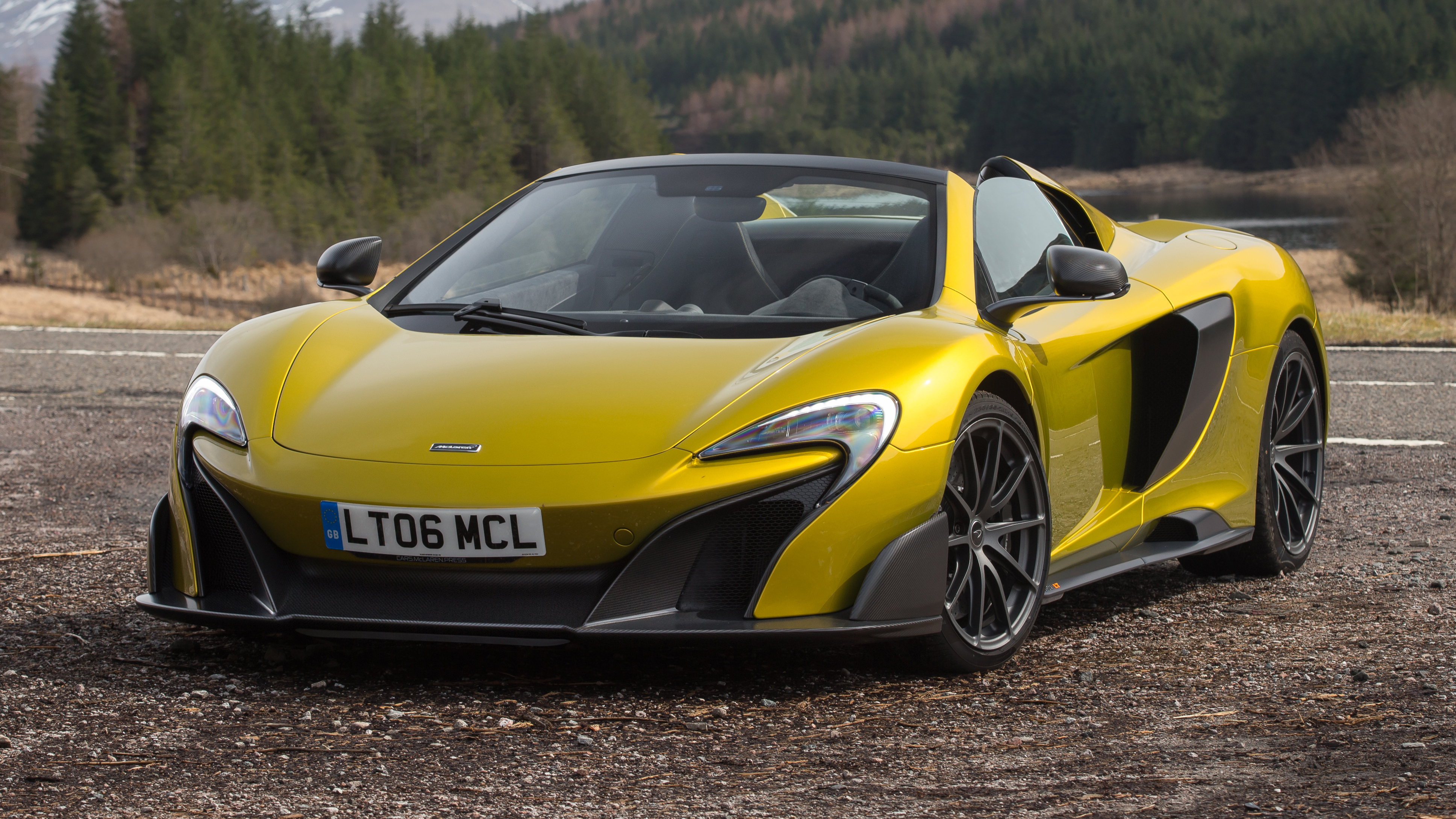 Mclaren 675Lt Spider Interior