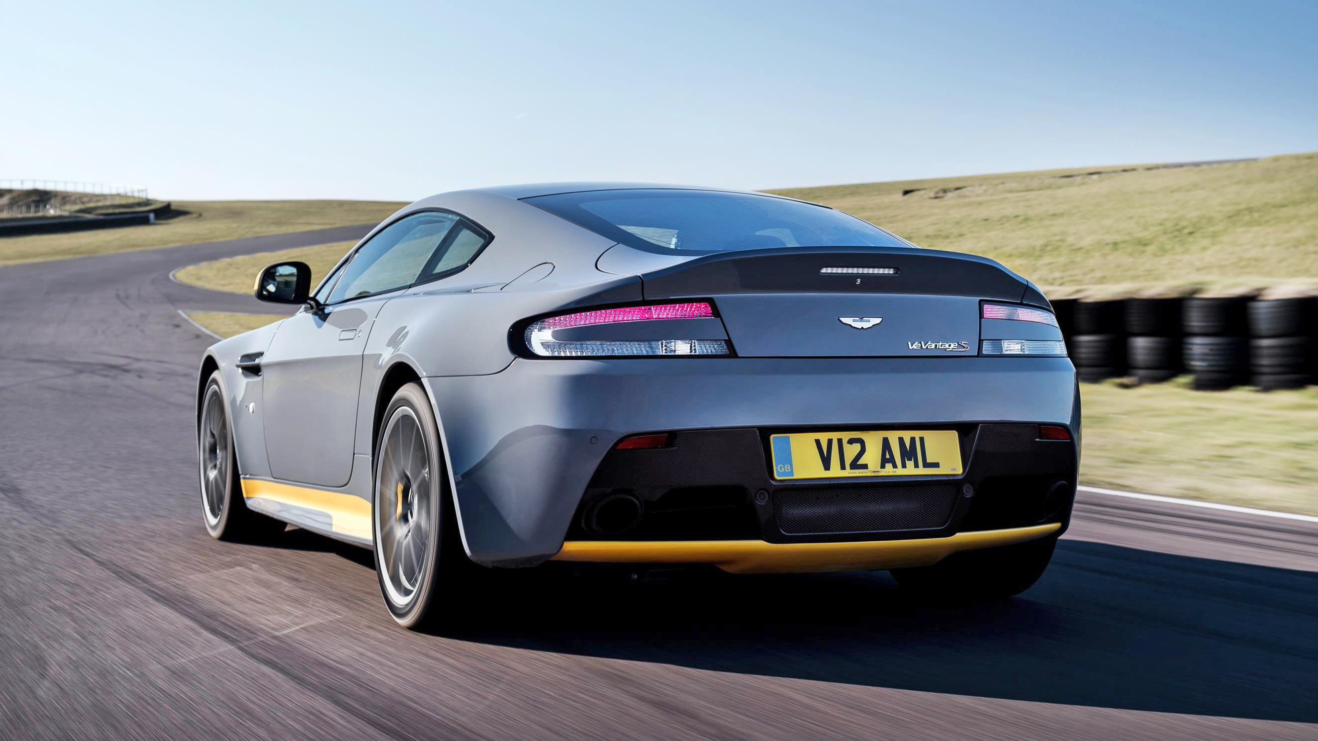 Review the manual Aston Martin V12 Vantage S Reviews 2024 Top Gear