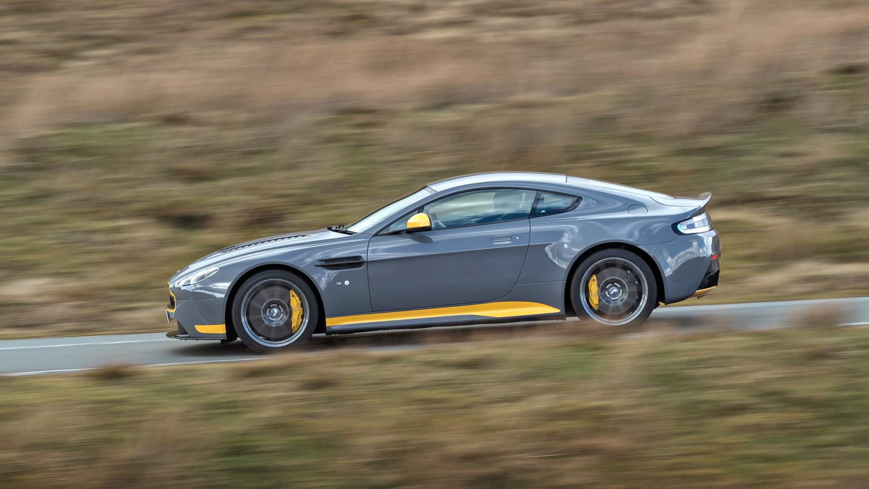 Review the manual Aston Martin V12 Vantage S Reviews 2024 Top Gear