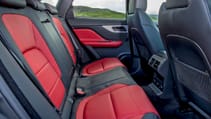 f-pace_047.jpg