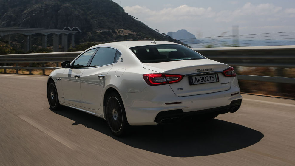 402-450 1/43 マセラティ Quattroporte GTS 1:43 Quattroporte GTS Champagne – US - Maserati Store