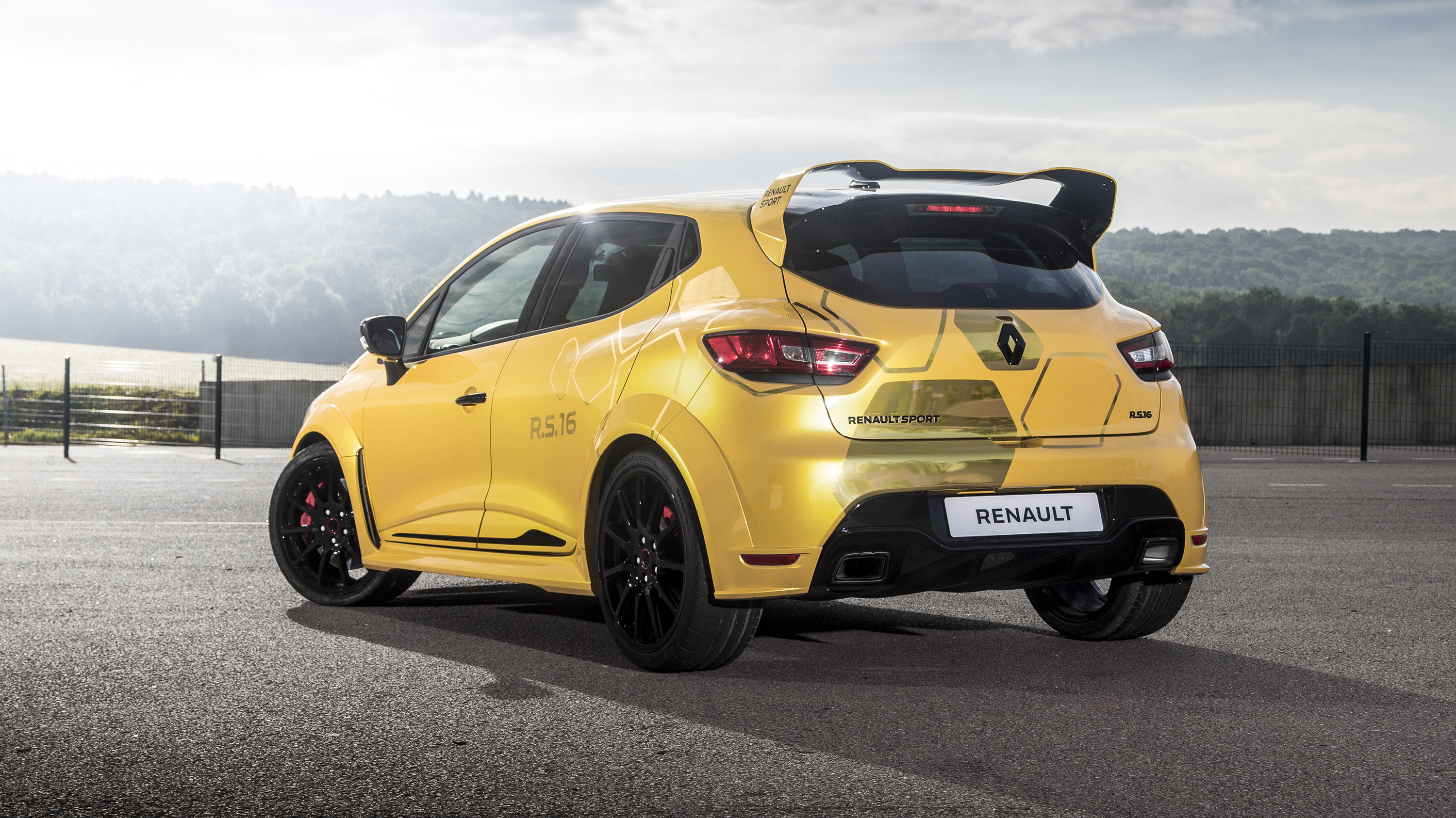 Review Renault S Fastest Ever Car The Clio Rs16 Reviews 21 Top Gear