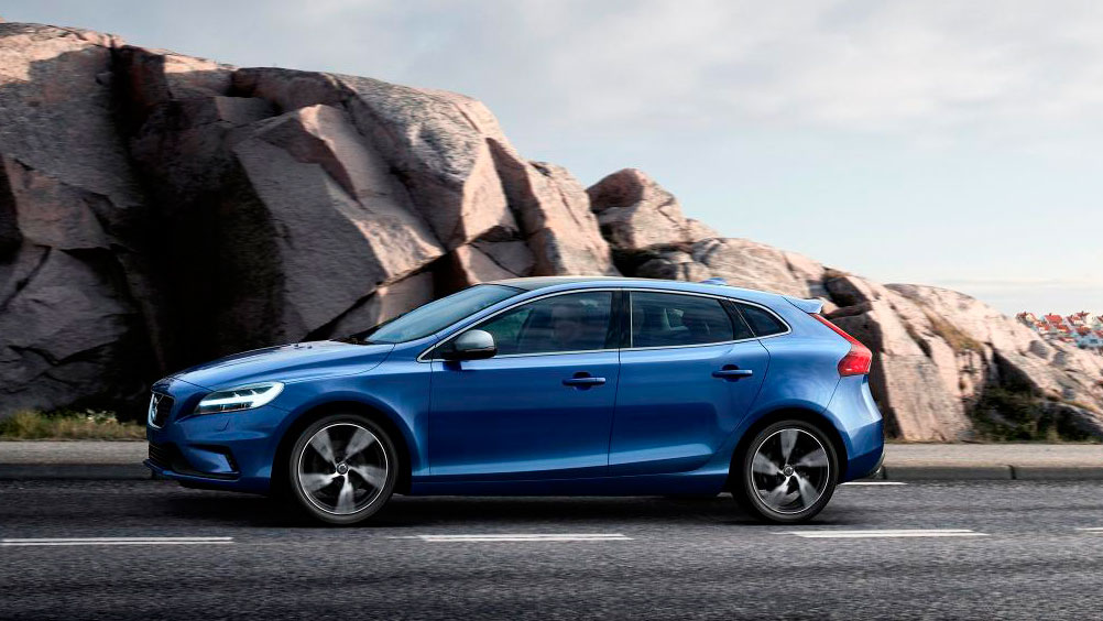 gryde Sløset Snavset Review: the facelifted Volvo V40 hatchback Reviews 2023 | Top Gear