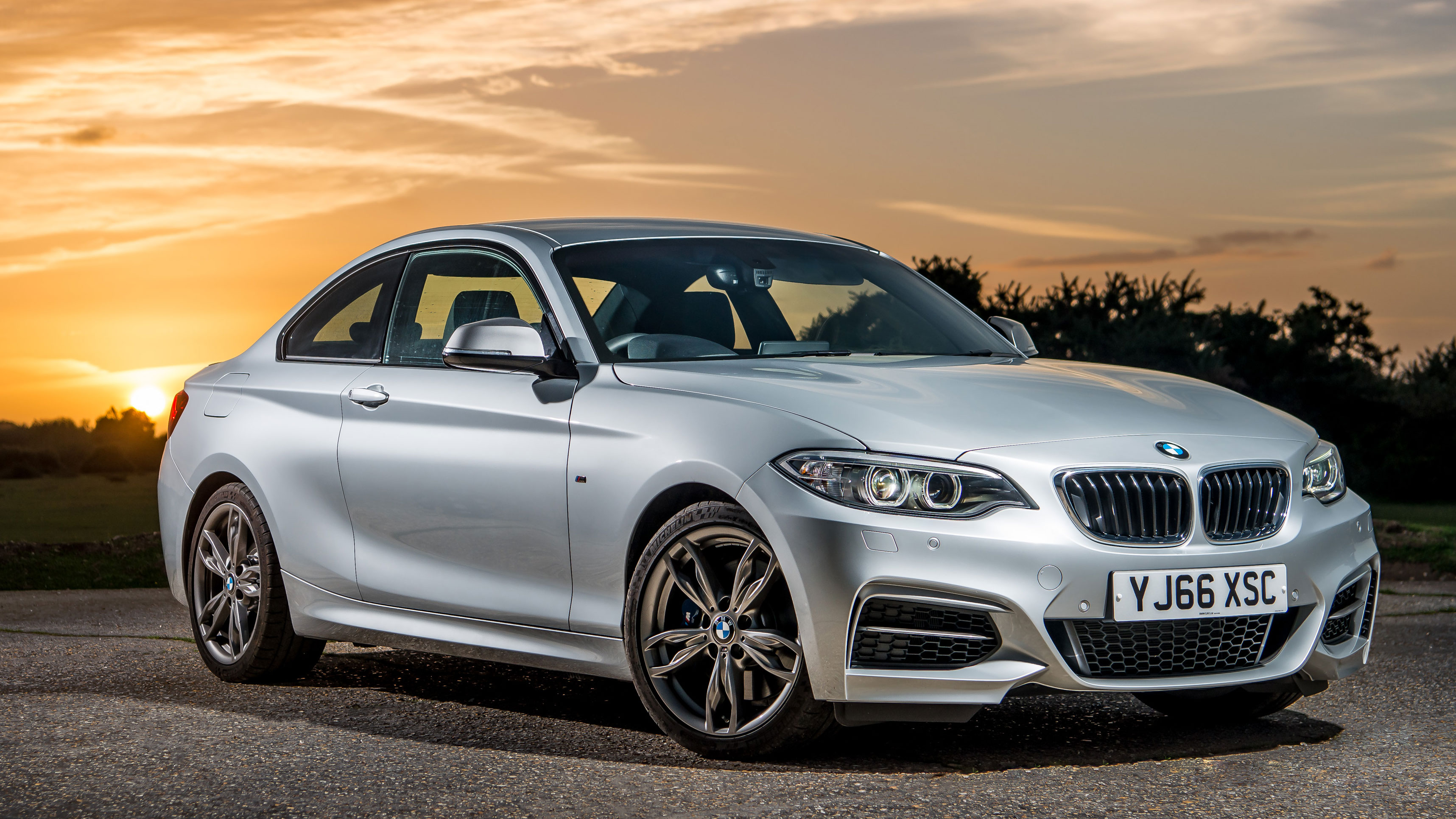 Review the new 335bhp BMW M240i Coupe (20162017) Top Gear