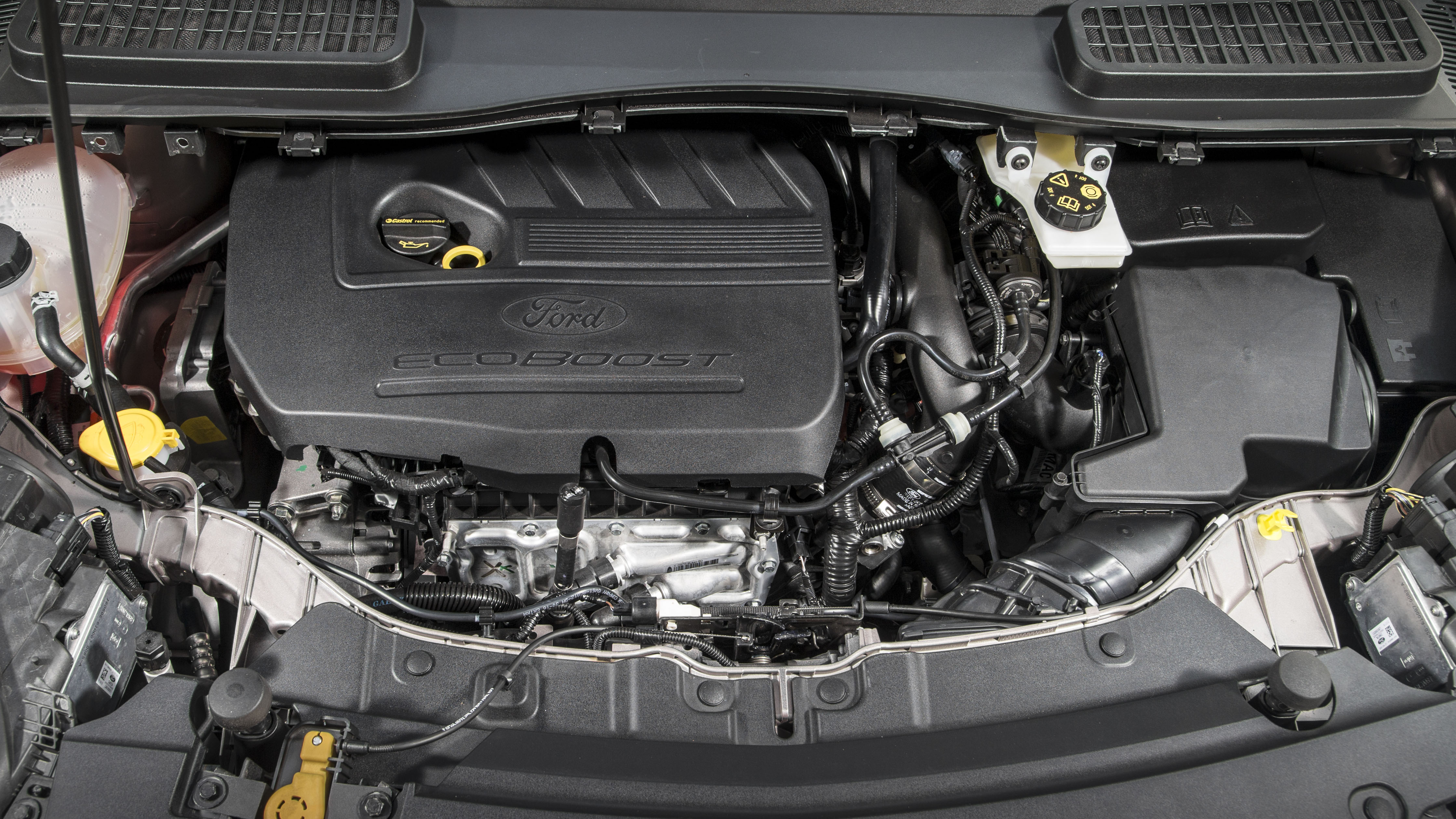 2016kuga_vignale_milano_grigio_054.jpg