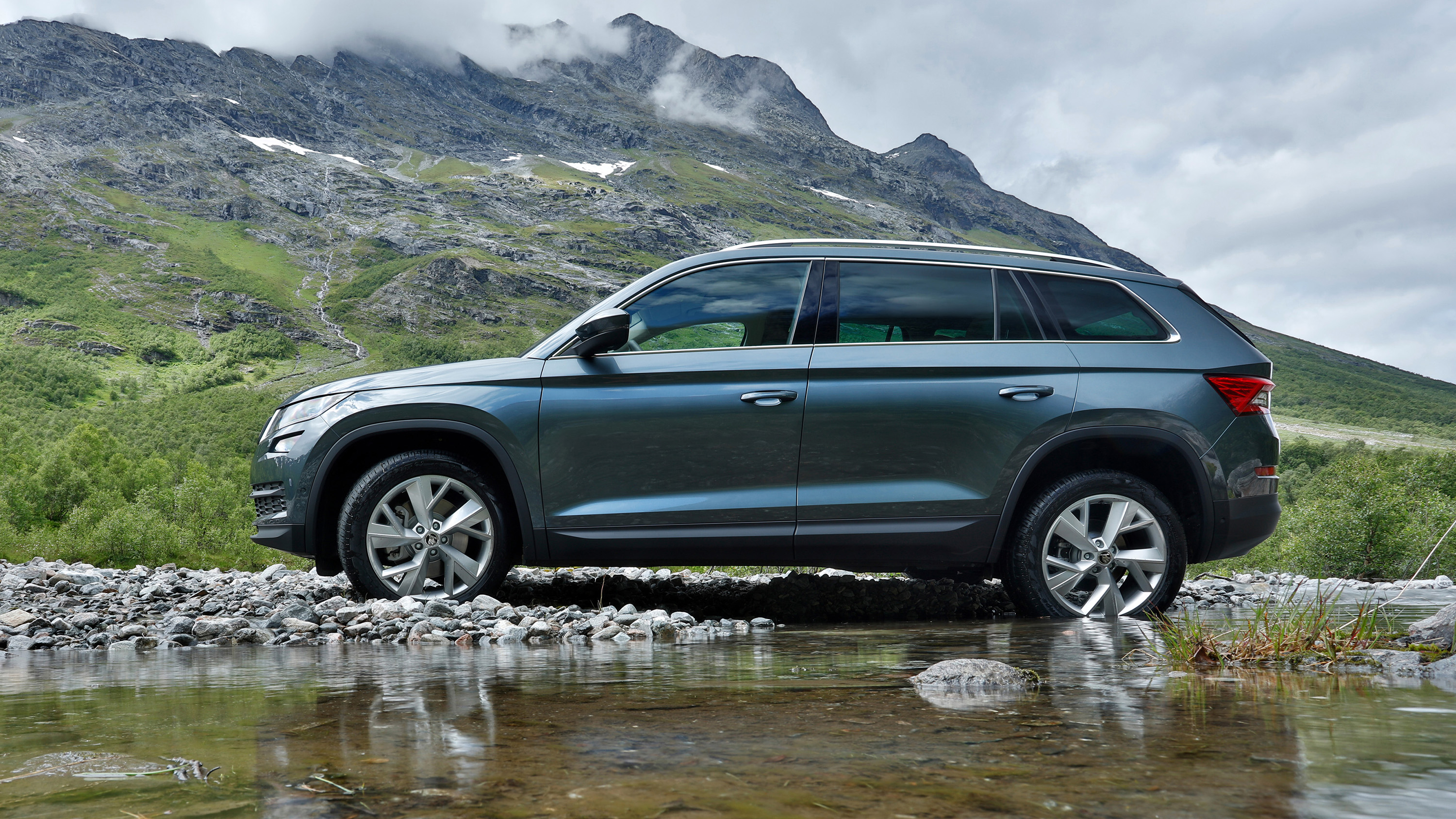 Kodiaq review: new seven-seat SUV driven 2023 | Top Gear