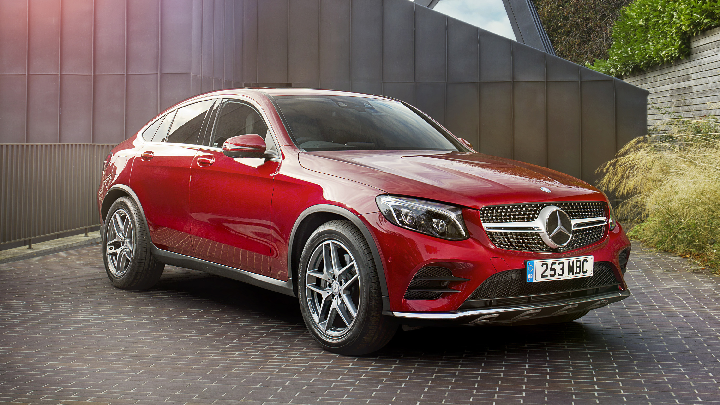 Gls купе. Мерседес GLC 250 купе. Мерседес Бенц GLC Coupe 250d. GLS 250d Мерседес. Мерседес GLC 250 2022.