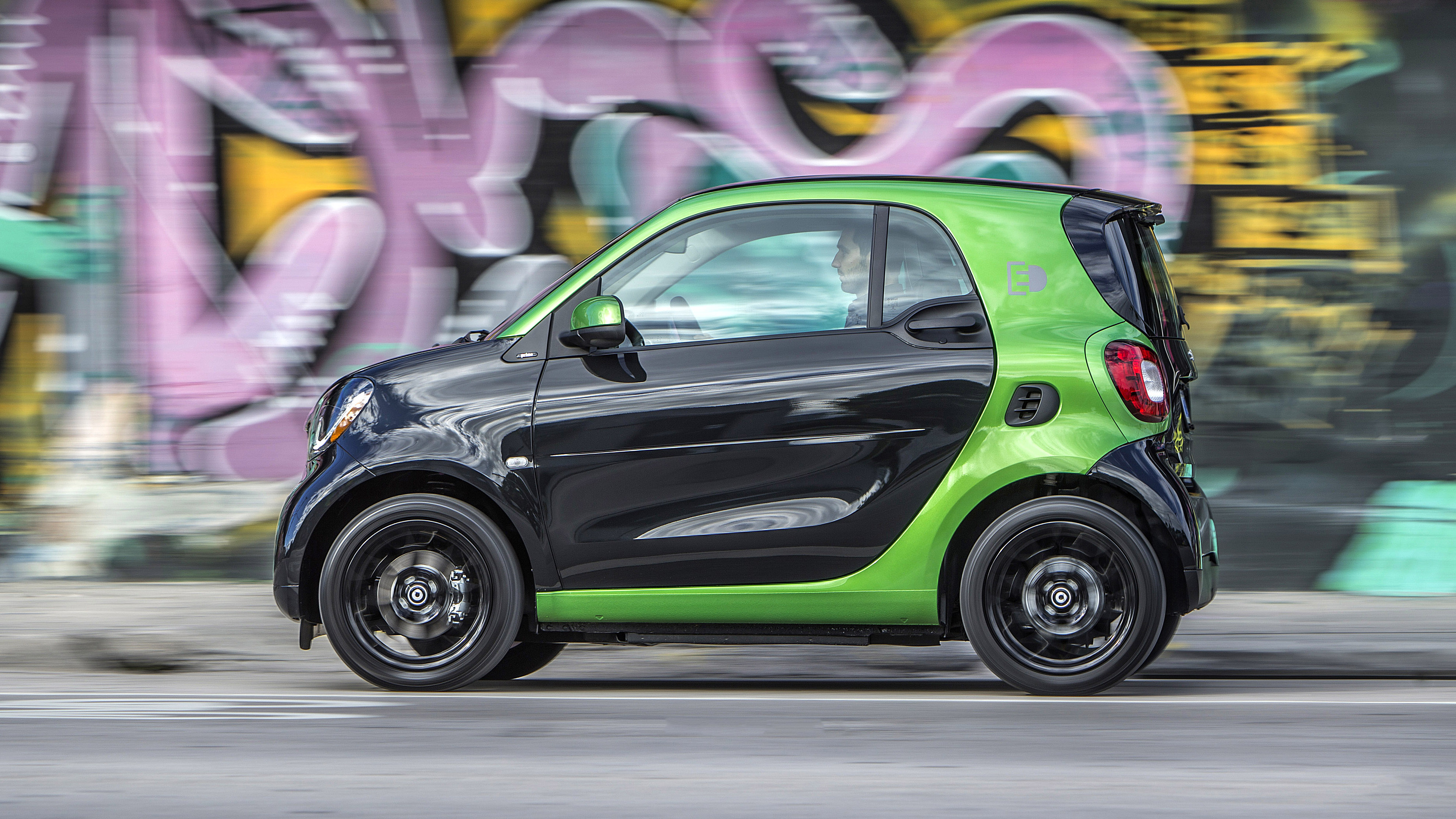 Smart Fortwo Electric Drive review EV city car takes on Miami Top Gear