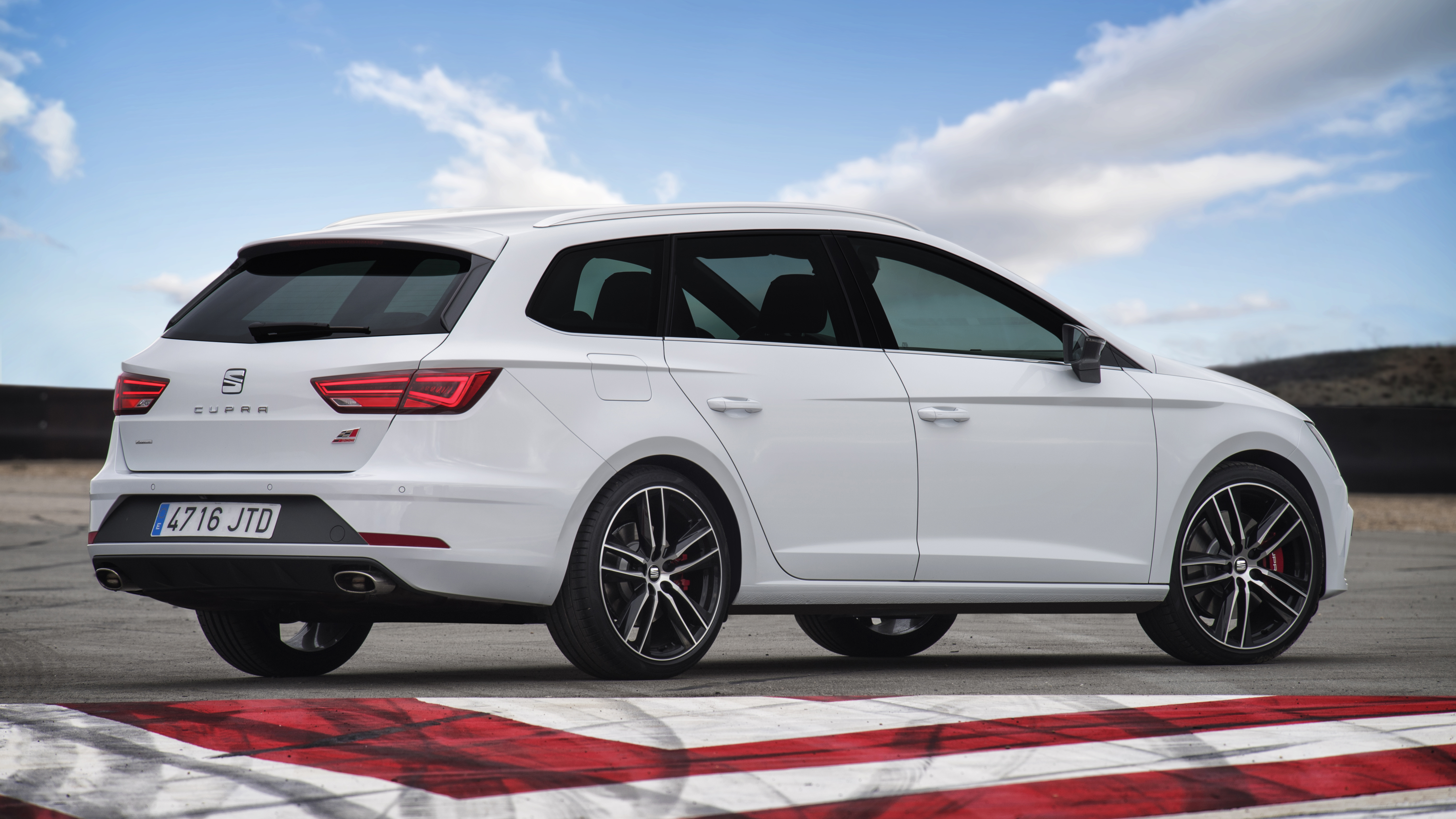 Seat Leon Cupra review AWD 296bhp estate driven Reviews 2023 Top Gear