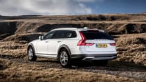 v90_d4_awd_cross_country_002.jpg