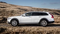 v90_d4_awd_cross_country_006.jpg