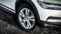 v90_d4_awd_cross_country_125.jpg