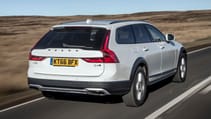 v90_d4_awd_cross_country_017.jpg