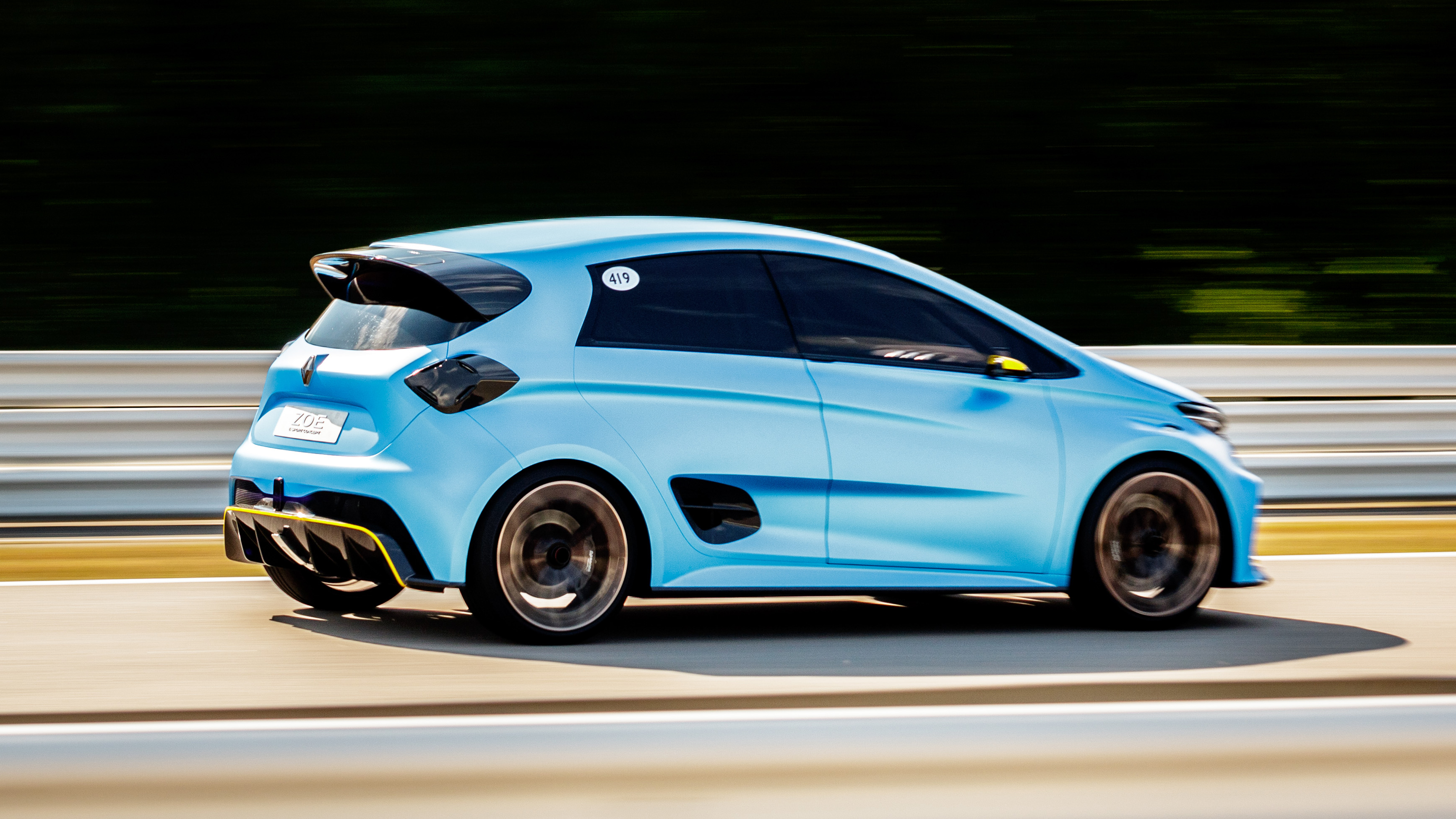 Renault Zoe e-Sport review: 460bhp supermini driven Reviews 2024