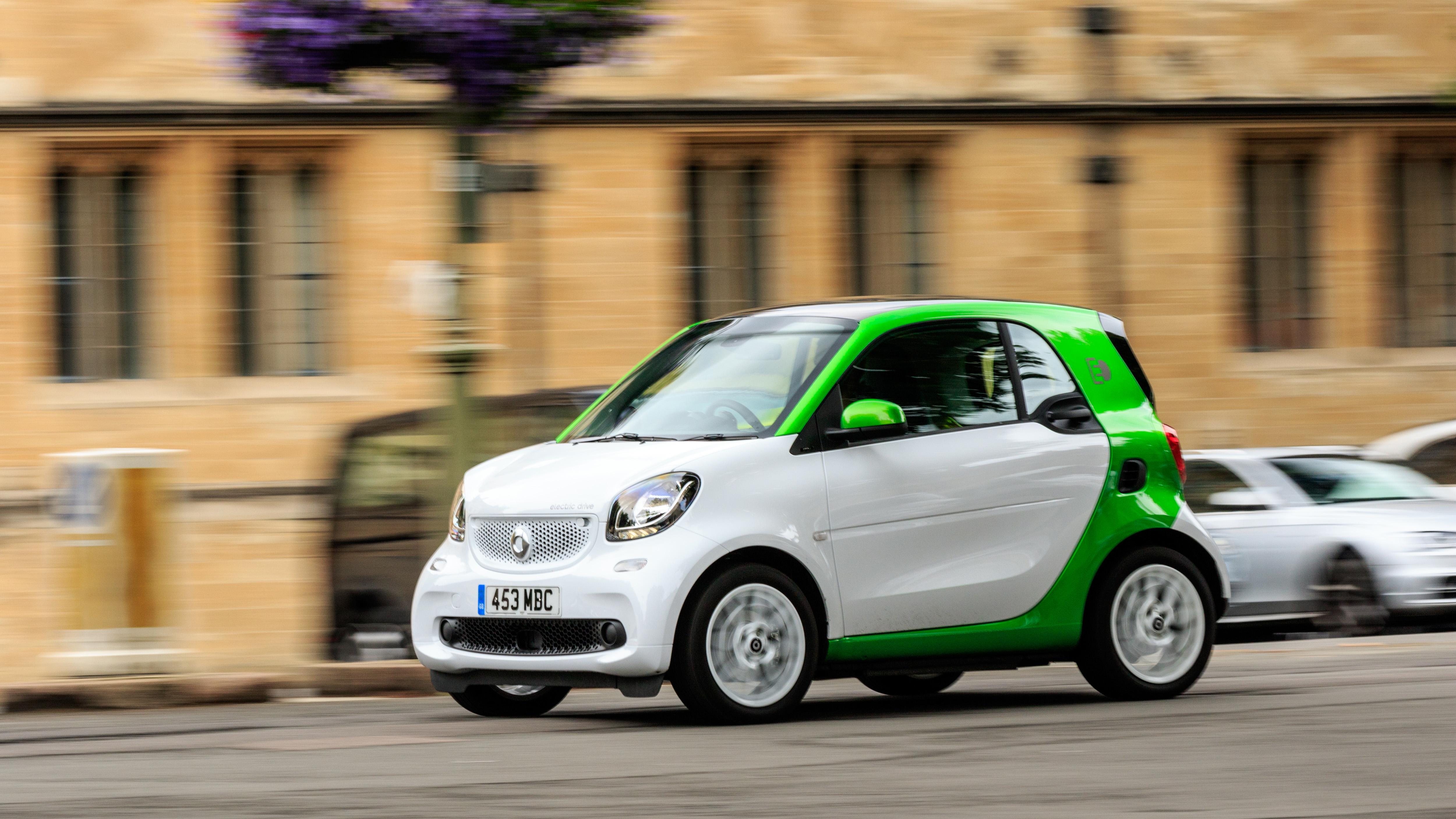 Smart Fortwo Electric Drive review  It's at its best when you park it -  Autoblog