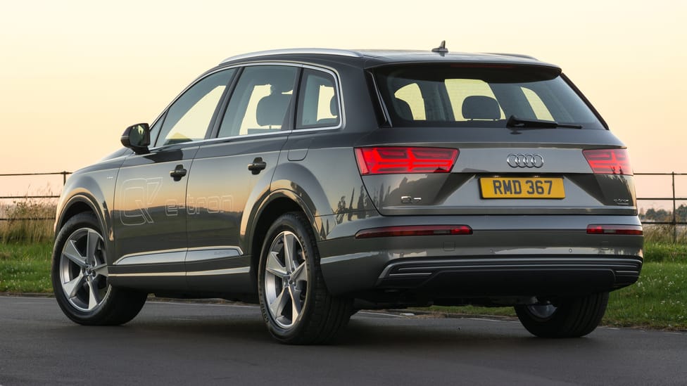 Audi Q7 etron quattro review hybrid SUV tested Reviews 2025 Top Gear