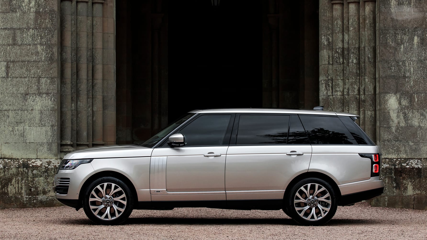 New Range Rover review plugin hybrid P400e tested Reviews 2024 Top Gear