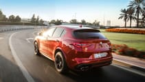alfa_romeo_stelvio_q_8.jpg