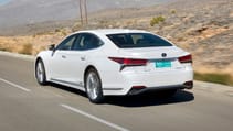 116_lexus_ls500h_sonicwhite_dynamic.jpg