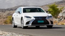 119_lexus_ls500h_sonicwhite_dynamic.jpg