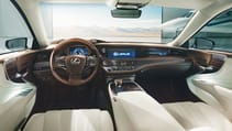 2017_lexus_ls_500h_int_01.jpg