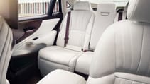 2017_lexus_ls_500h_int_04.jpg
