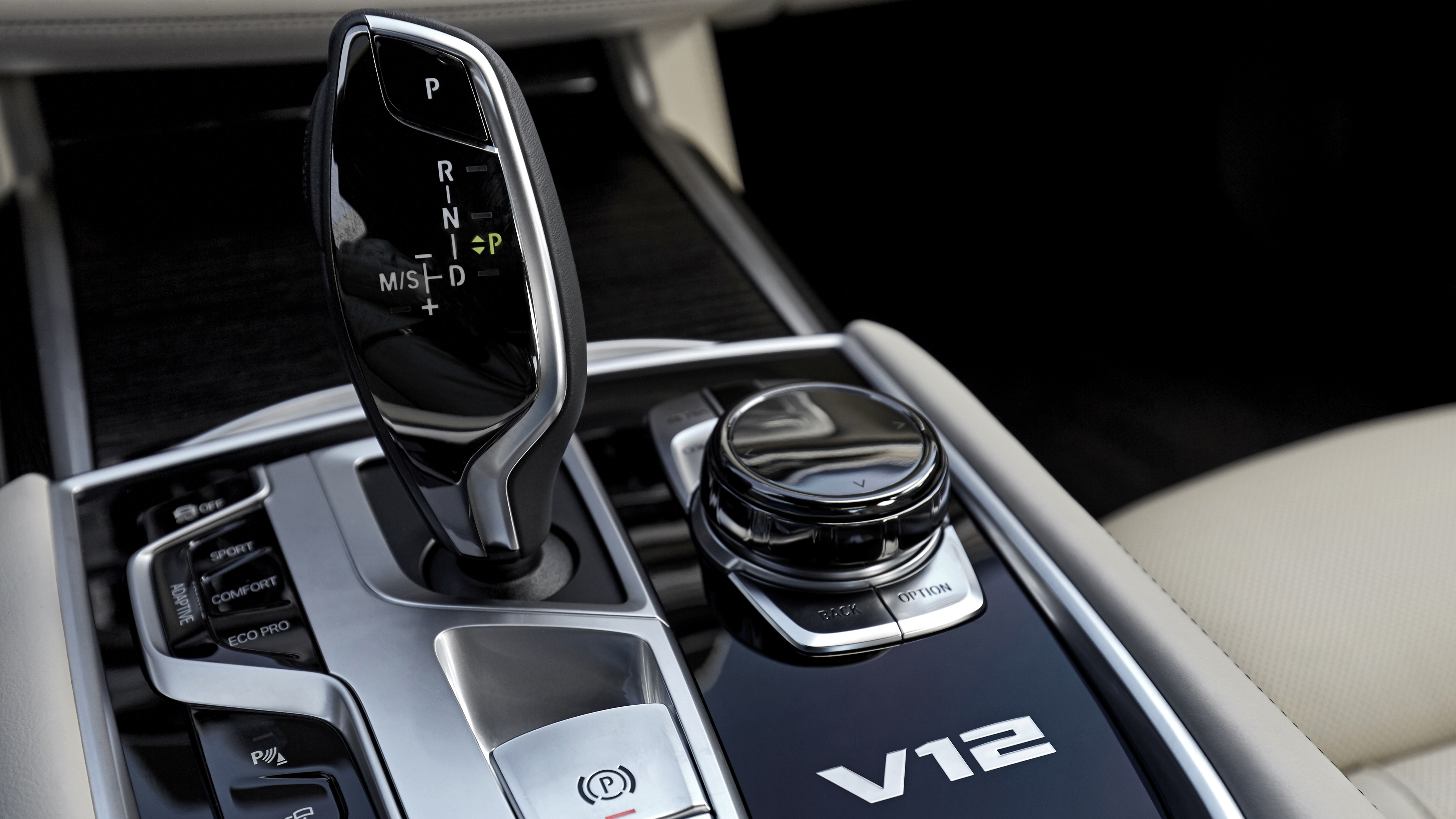 BMW M760Li review: V12 7 Series driven in the UK Reviews 2022 | Top Gear