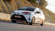 140_yaris_grmn_dynamic_track.jpg