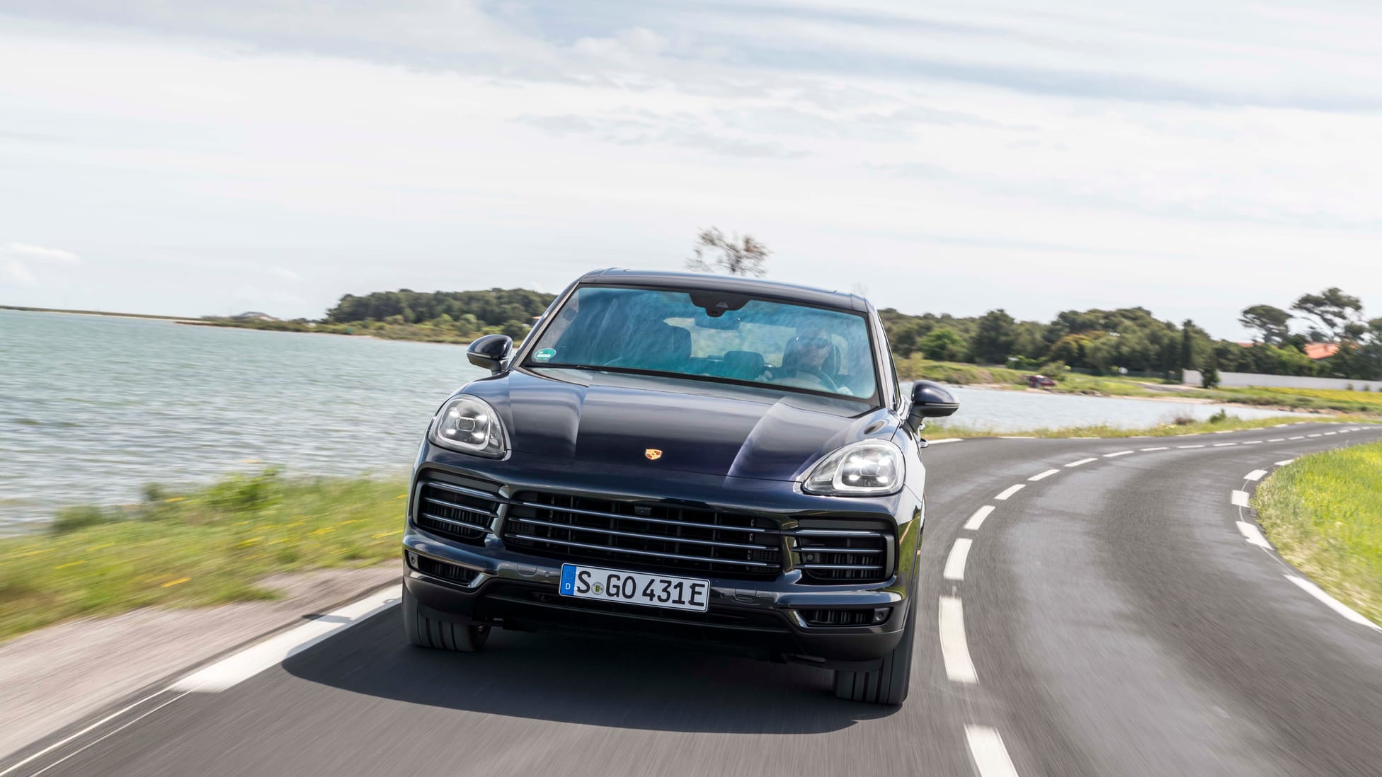 Porsche Cayenne eHybrid review 456bhp electro4x4 tested Reviews 2025 Top Gear