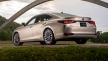 hv_lexus_es_300h_ice_ecru5.jpg