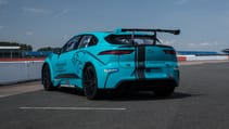 jaguar_i-pace_etrophy_05.jpg