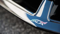 lamborghini_aventador_svj_yellow_detail_17.jpg